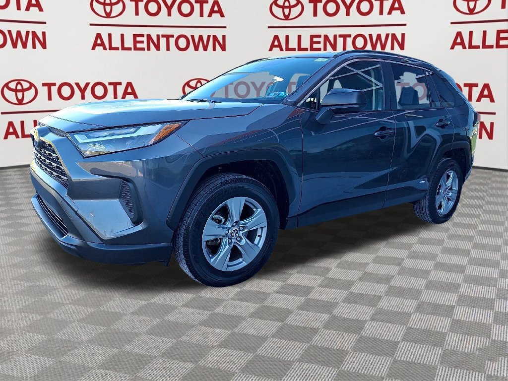 Used 2025 Toyota RAV4 LE AWD/4WD image 3