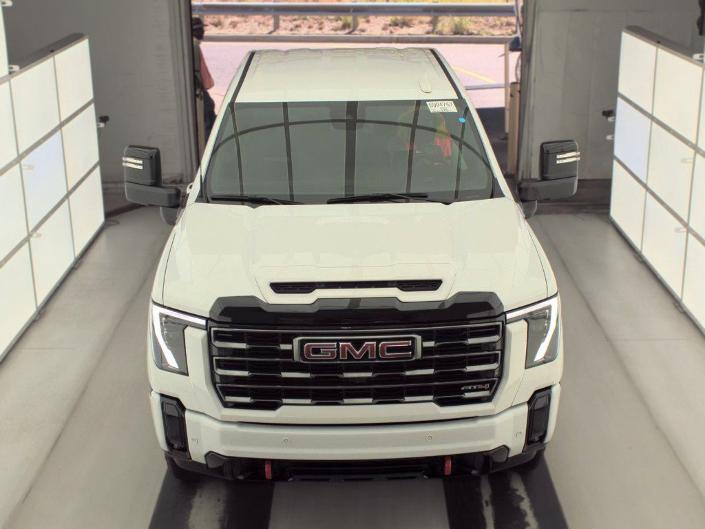 Used 2026 GMC Sierra 2500 AT4 AWD/4WD image 2