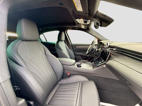 New 2025 Maserati Grecale Modena image 16