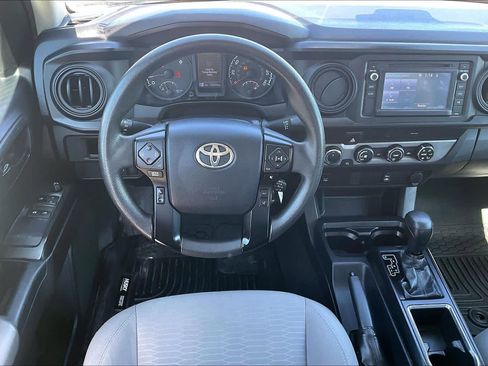 Used 2019 Toyota Tacoma SR image 5