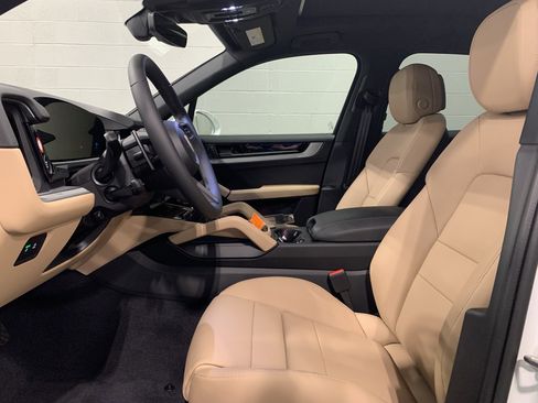New 2026 Porsche Cayenne image 15