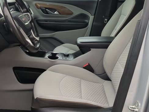Used 2019 GMC Terrain SLE image 16