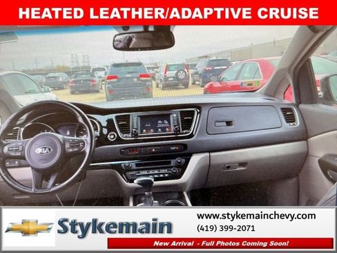 Used 2017 Kia Sedona EX image 12