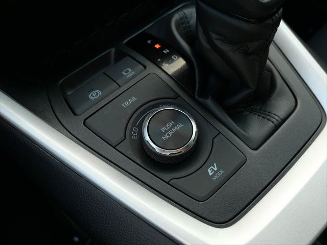 Certified 2025 Toyota RAV4 LE AWD/4WD image 22