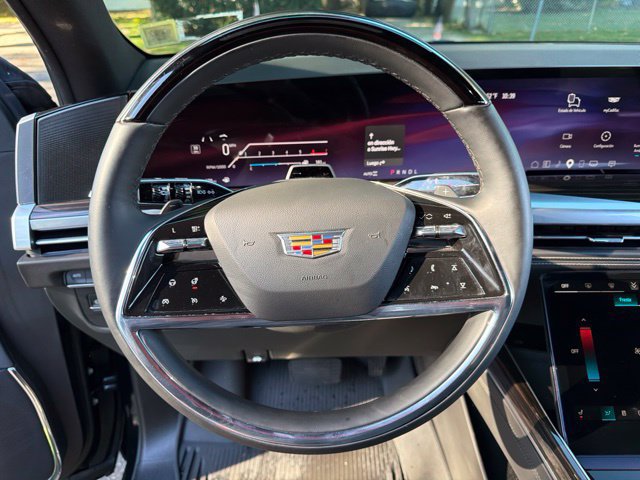 Used 2025 Cadillac Escalade ESV Luxury AWD/4WD image 40