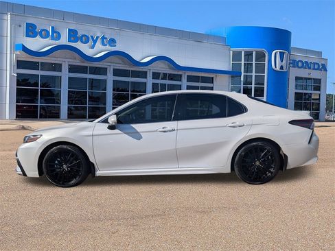 Used 2023 Toyota Camry XSE image 2