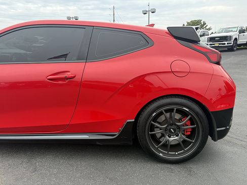 Used 2022 Hyundai Veloster N FWD image 11