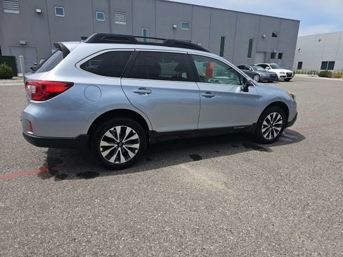 Used 2016 Subaru Outback 3.6R Limited AWD/4WD image 4