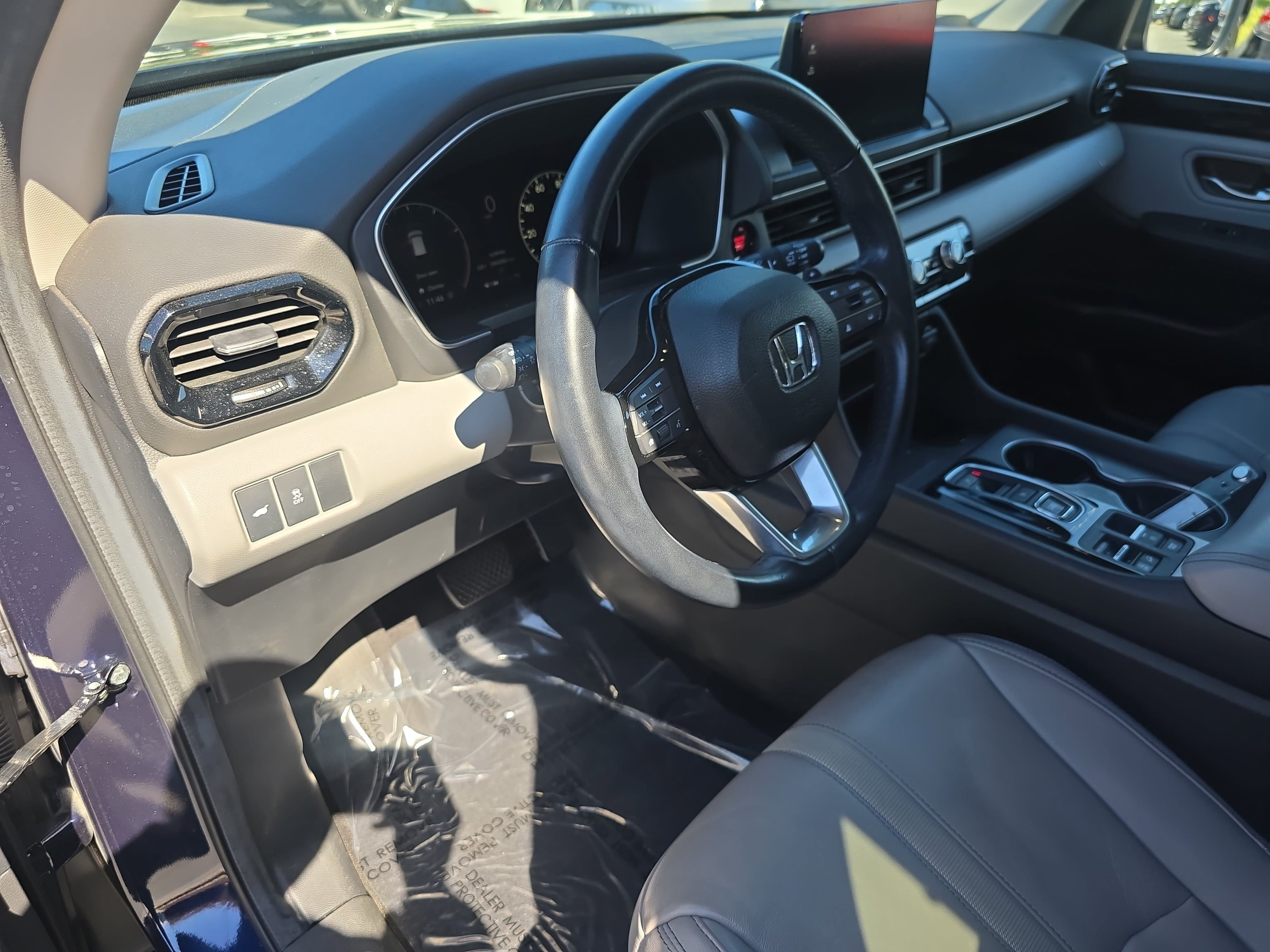 Used 2024 Honda Pilot Touring image 17