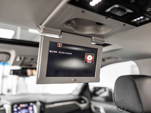 Used 2015 GMC Yukon Denali w/ Premium Package image 40