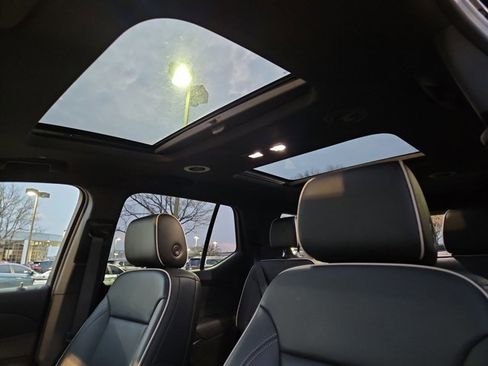 Used 2023 Chevrolet Traverse Premier w/ Redline Edition image 16
