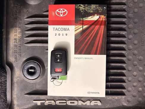 Used 2019 Toyota Tacoma TRD Off-Road w/ TRD Premium Off Road Package AWD/4WD image 45