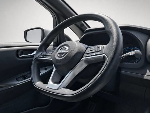 Used 2025 Nissan Leaf S FWD image 22