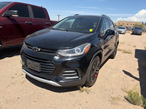 Used 2019 Chevrolet Trax LT w/ Redline Edition FWD image 1