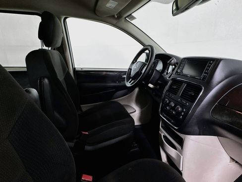 Used 2018 Dodge Grand Caravan SE w/ UConnect Hands-Free Group FWD image 26