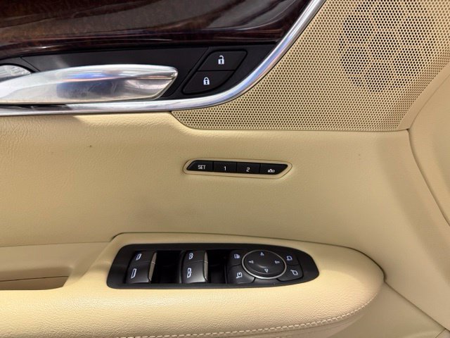 Used 2017 Cadillac XT5 Luxury w/ Driver Awareness Package FWD image 10