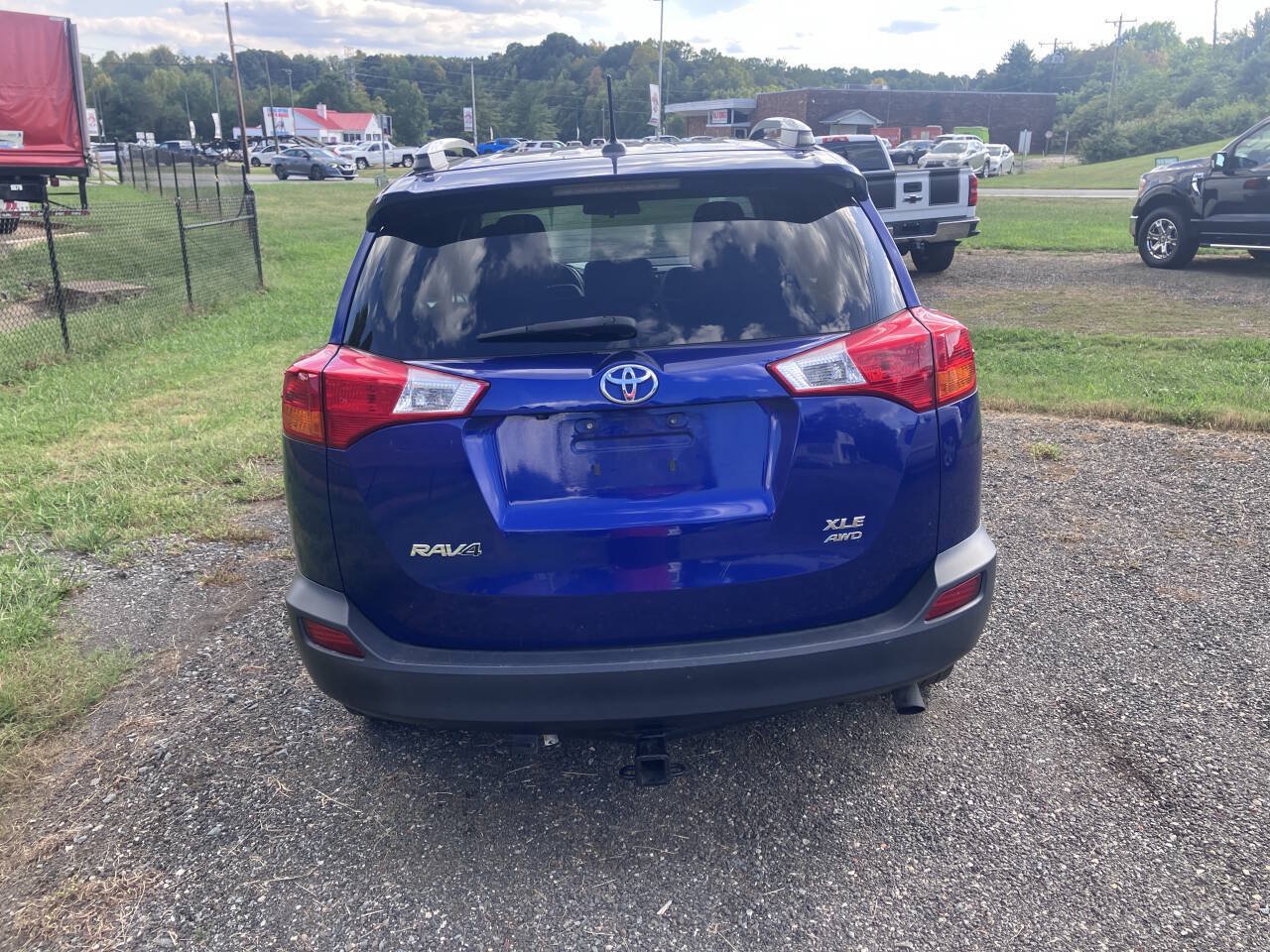 Used 2015 Toyota RAV4 XLE AWD/4WD image 5