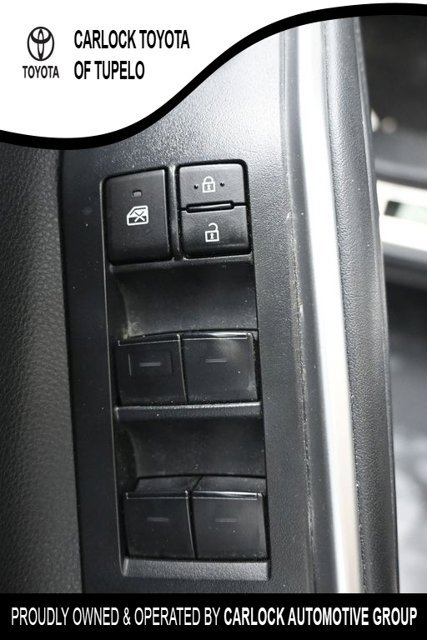 Used 2023 Toyota Highlander LE AWD/4WD image 23