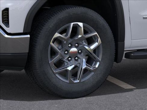New 2026 GMC Sierra 1500 SLT image 9