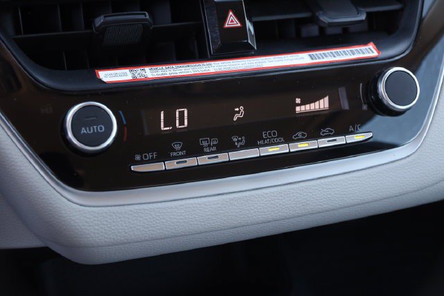 Used 2025 Toyota Corolla LE w/ Convenience Package FWD image 18