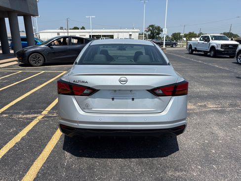 Used 2024 Nissan Altima 2.5 S FWD image 5