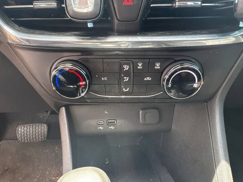 Used 2025 Buick Encore GX Preferred FWD image 22