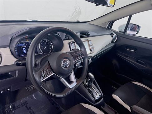 Used 2021 Nissan Versa SV image 10