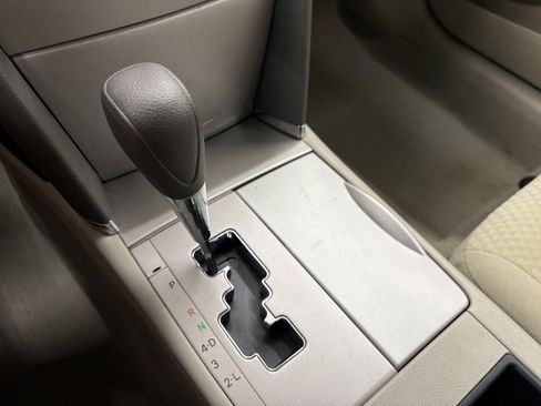 Used 2009 Toyota Camry LE FWD image 16