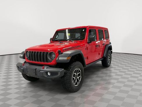 Used 2025 Jeep Wrangler Unlimited Rubicon w/ Convenience Group AWD/4WD image 4