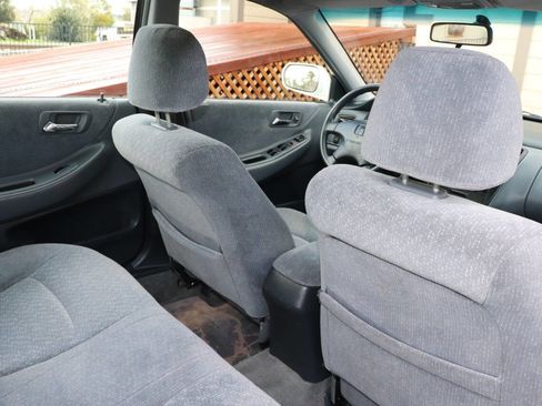 Used 2001 Honda Accord LX image 41