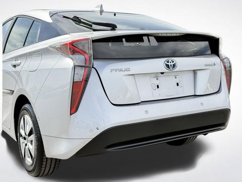 Used 2018 Toyota Prius Four w/ Advanced Technology Package image 10