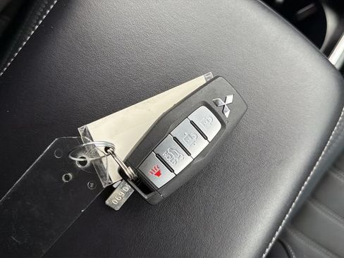 Used 2023 Mitsubishi Outlander SE AWD/4WD image 28