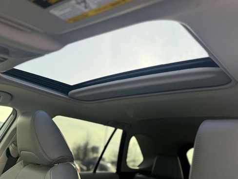 Used 2020 Toyota RAV4 Limited image 19