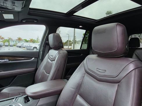 Used 2021 Cadillac XT6 Premium Luxury image 24