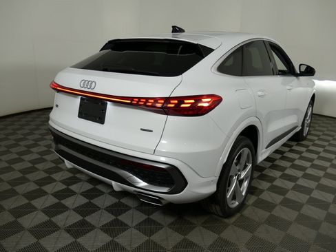 New 2025 Audi Q5 2.0T Premium Plus image 3