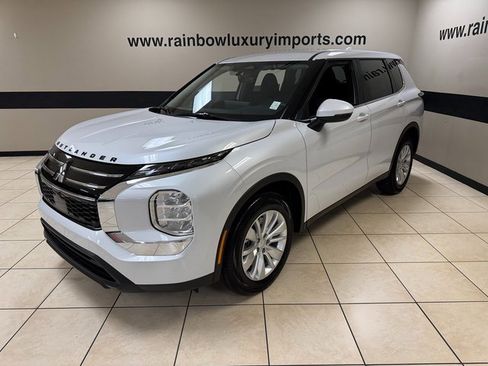 New 2026 Mitsubishi Outlander ES image 3