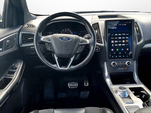 Used 2022 Ford Edge ST w/ Equipment Group 401A image 5