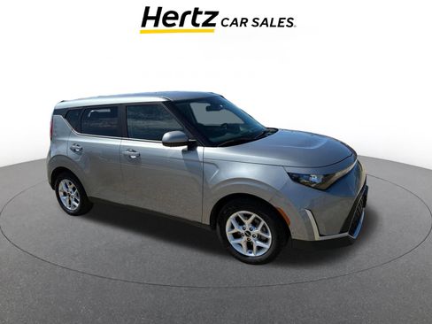 Used 2025 Kia Soul LX w/ LX Technology Package FWD image 1