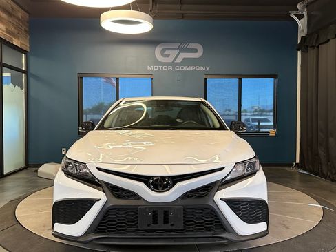 Used 2022 Toyota Camry SE FWD image 8