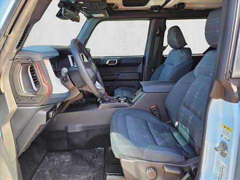 New 2025 Ford Bronco Heritage Edition image 4