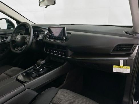 Used 2026 Nissan Rogue SV FWD image 28