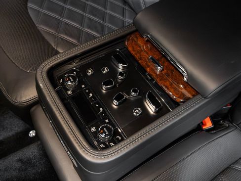 Used 2016 Bentley Mulsanne Speed image 71