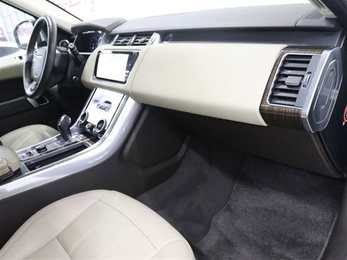 Used 2019 Land Rover Range Rover Sport HSE AWD/4WD image 30