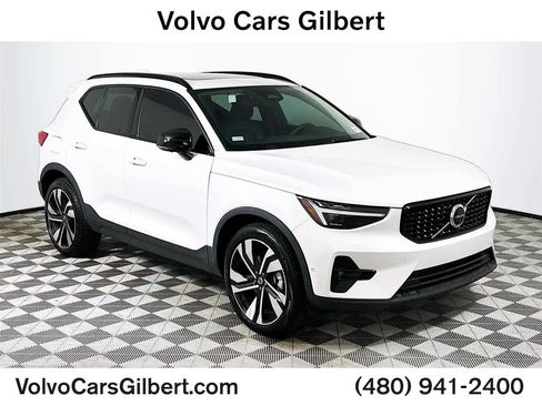 Used 2025 Volvo XC40 B5 Plus w/ Climate Package image 1