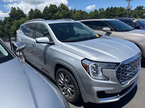 Used 2022 GMC Terrain Denali AWD/4WD image 4