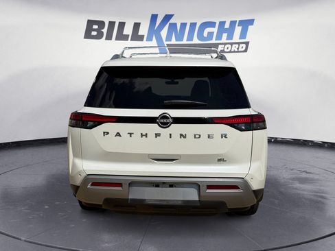 Used 2023 Nissan Pathfinder SL w/ SL Premium Package FWD image 4
