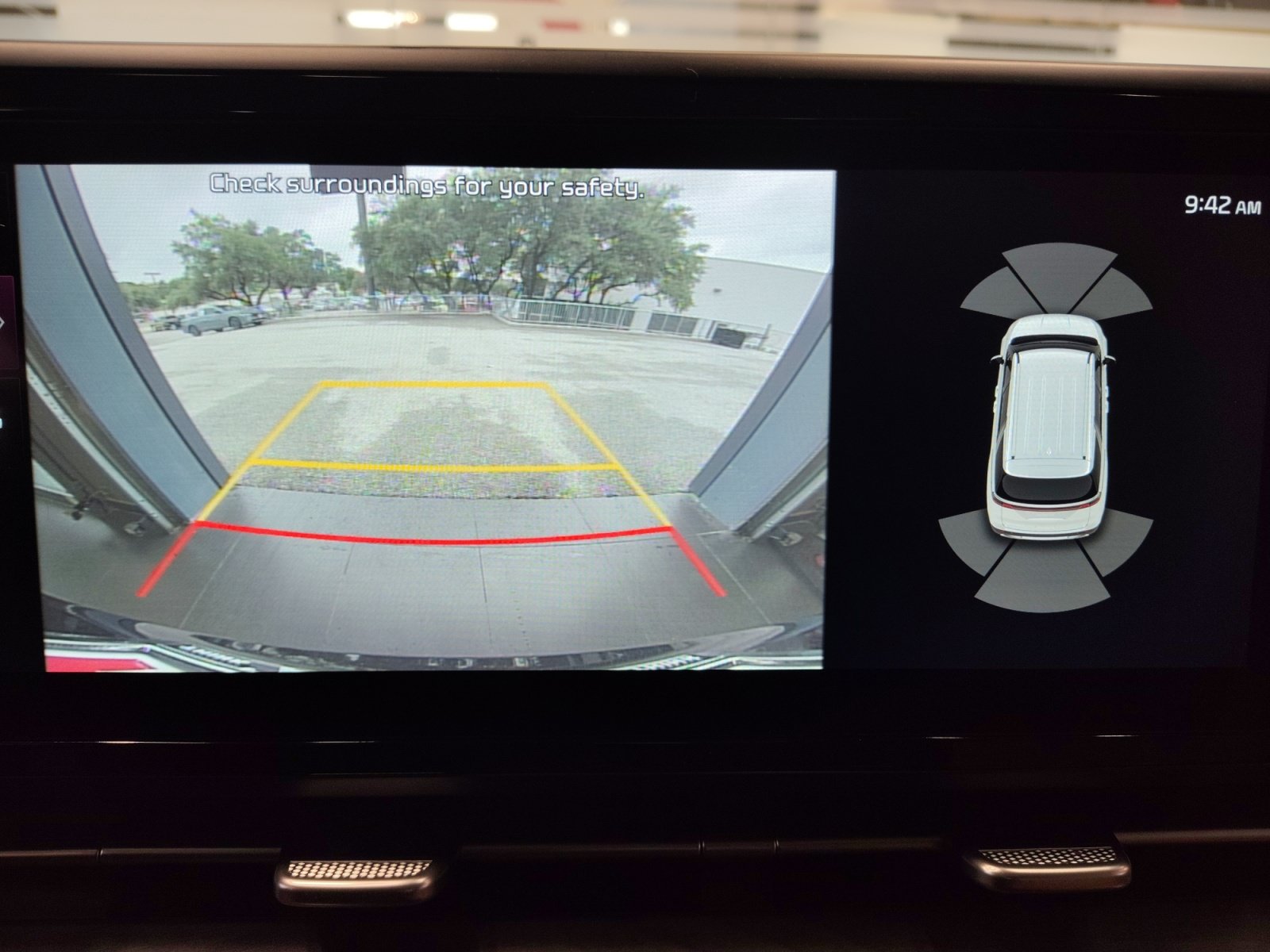 Used 2024 Kia Carnival EX FWD image 16