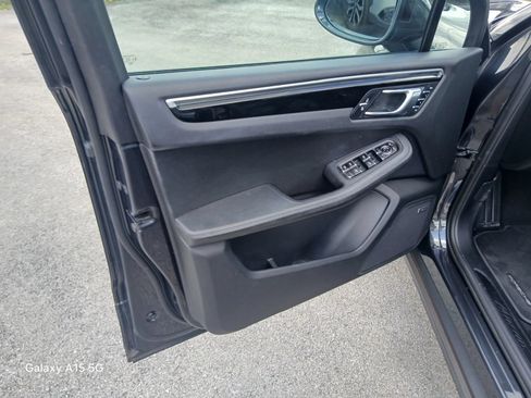 Used 2021 Porsche Macan AWD/4WD image 11