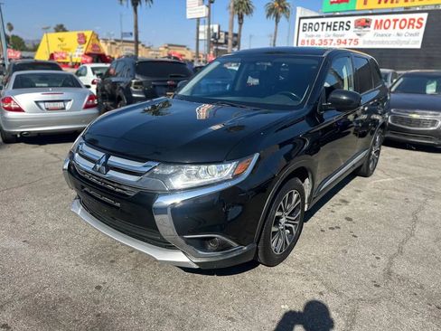 Used 2017 Mitsubishi Outlander ES image 6