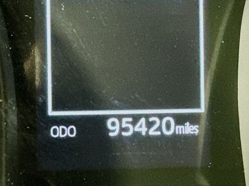 Used 2021 Toyota Camry SE FWD image 19
